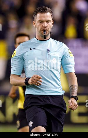 ARNHEM, 04-10-2024, Stadium GelreDome, football, Keukenkampioen divisie, saison 2023/2024, arbitre Robin Hensgens pendant le match vitesse - FC Volendam crédit : Pro Shots/Alamy Live News Banque D'Images