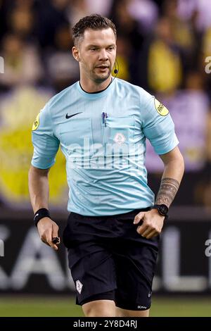 ARNHEM, 04-10-2024, Stadium GelreDome, football, Keukenkampioen divisie, saison 2023/2024, arbitre Robin Hensgens pendant le match vitesse - FC Volendam crédit : Pro Shots/Alamy Live News Banque D'Images