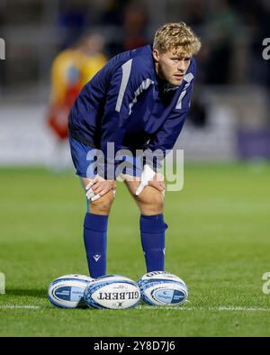 4 octobre 2024 ; Salford Community Stadium, Salford, Lancashire, Angleterre; Gallagher Premiership Rugby, Sale Sharks contre Gloucester ; Gus Warr de Sale Sharks qui a commencé à 9 ans pour les trois matchs des Sharks cette saison pendant l'échauffement avant match crédit : action plus Sports images/Alamy Live News Banque D'Images