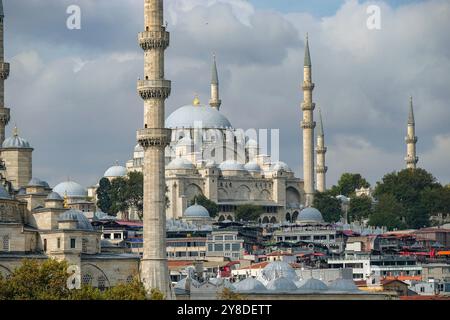 Istanbul, Turquie - 18 septembre 2024 : la mosquée Suleymaniye est une mosquée impériale ottomane située à Istanbul, en Turquie. Banque D'Images