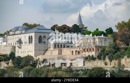 Istanbul, Turquie - 18 septembre 2024 : Palais de Topkapi situé entre la Corne d'Or et la mer de ​​Marmara à Istanbul, Turquie. Banque D'Images