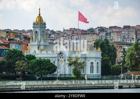 Istanbul, Turquie - 23 septembre 2024 : L'église bulgare Stephen est une église orthodoxe bulgare située à Balat, Istanbul, Turquie. Banque D'Images