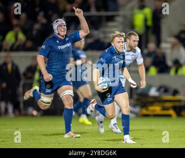 4 octobre 2024 ; Salford Community Stadium, Salford, Lancashire, Angleterre; Gallagher Premiership Rugby, Sale Sharks versus Gloucester ; Gus Warr of Sale Sharks Runs in a Try Credit : action plus Sports images/Alamy Live News Banque D'Images