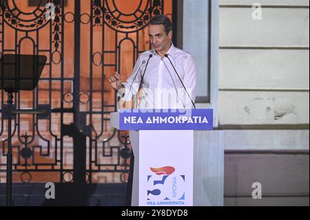 Le parti au pouvoir, Nouvelle démocratie, célèbre son 50e anniversaire le premier ministre grec Kyriakos Mitsotakis s'adresse à ses partisans lors de la célébration du 50e anniversaire du parti politique au pouvoir, Nouvelle démocratie. Athènes Grèce Copyright : xNicolasxKoutsokostasxNicolasxKoutsokostasx DSC 202410040492 Banque D'Images