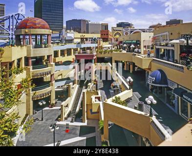 Horton Plaza Shopping Center à San Diego, Californie Banque D'Images