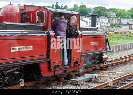 Double Fairlie 'David Lloyd George', construit en 1992, à vapeur à la gare de Porthmadog sur le chemin de fer de Festiniog, Gwynedd, pays de Galles Banque D'Images