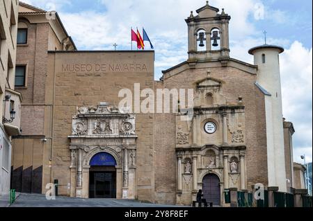 Pampelune, Espagne- 19 mai 2024 : la façade du Musée de Navarre à Pampelune Banque D'Images