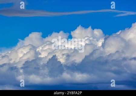 Nuage de cumulonimbus au-dessus de l'estuaire de la Severn Banque D'Images