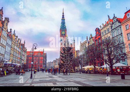 Décor de sapin de Noël enchanteur pour 2025 Banque D'Images