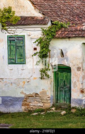 Portes et fenêtre des vieilles maisons saxonnes de Viscri Banque D'Images