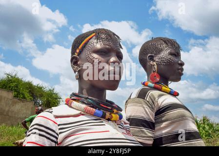 Karimojong jeunes filles à Kotido -Karamoja Ouganda Banque D'Images