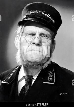 WILL HAY dans LE MOUTON NOIR DE WHITEHALL 1942 réalisateurs BASIL DEARDEN et WILL HAY original Story / scénario Angus MacPhail et John Dighton producteur Michael balcon Ealing Studios / United Artists Banque D'Images