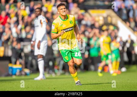 Marcelino Núñez de Norwich City fête ses 1-0 ans lors du Sky Bet Championship match entre Norwich City et Hull City à Carrow Road, Norwich le samedi 5 octobre 2024. (Photo : David Watts | mi News) crédit : MI News & Sport /Alamy Live News Banque D'Images