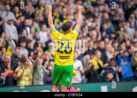 Marcelino Núñez de Norwich City fête ses 1-0 ans lors du Sky Bet Championship match entre Norwich City et Hull City à Carrow Road, Norwich le samedi 5 octobre 2024. (Photo : David Watts | mi News) crédit : MI News & Sport /Alamy Live News Banque D'Images