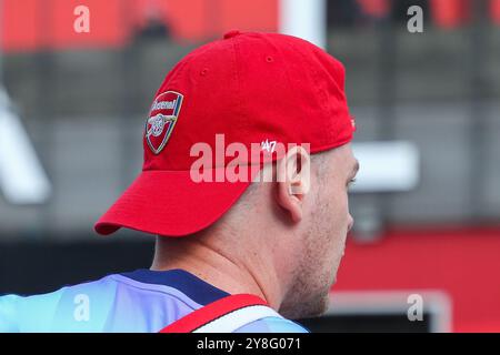 Les fans arrivent à Emirates Stadium avant le match de premier League Arsenal vs Southampton à Emirates Stadium, Londres, Royaume-Uni, le 5 octobre 2024 (photo par Izzy Poles/News images) Banque D'Images