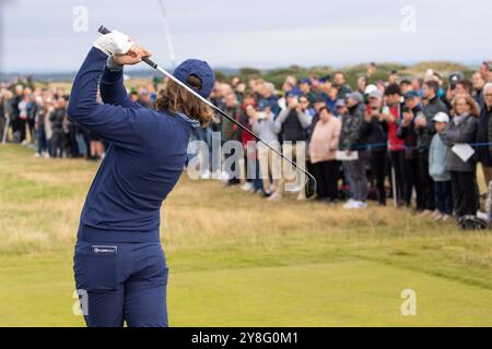 Alfred Dunhill Links Championships 2024. L'ancien parcours. St Andrews. Fife, Royaume-Uni. 03 Oct, 2024. Jour 3 Tommy Fleetwood débarque au deuxième trou (crédit photo : David Mollison/Alamy Live News Banque D'Images