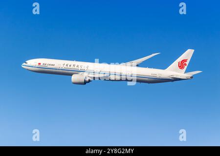 Munich, Allemagne - 6 février 2024 : avion Boeing 777-300ER d'Air China à l'aéroport de Munich (MUC) en Allemagne. Banque D'Images