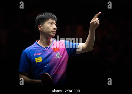 Pékin, Chine. 5 octobre 2024. Ma long réagit lors de la demi-finale masculine en simple entre ma long, de Chine, et Liang Jingkun, de Chine, au World table Tennis (WTT) China Smash 2024 à Beijing, Chine, 5 octobre 2024. Crédit : Xiao Yijiu/Xinhua/Alamy Live News Banque D'Images