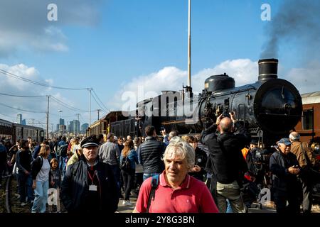 Milan, Italie. 05 octobre 2024. Partnerza del treno storico a vapore Dedicato dal binario 21- Cronaca - Milano, Italia - Sabato, 05 Ottobre 2024 (foto Marco Cremonesi/LaPresse)départ du train à vapeur historique dédié depuis le quai 21 - News - Milan, Italie - samedi 05 octobre 2024 (photo Marco Cremonesi/LaPresse) crédit : LaPresse/Alamy Live News Banque D'Images