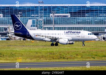 Francfort, Allemagne - 14 mai 2024 : Airbus A319 de Lufthansa à l'aéroport de Francfort (FRA) en Allemagne. Banque D'Images