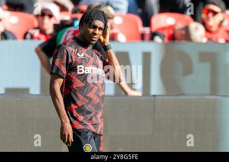 Leverkusen, Allemagne. 05 octobre 2024. LEVERKUSEN, ALLEMAGNE - 5 OCTOBRE : JEREMIE Frimpong de Bayer 04 Leverkusen avant le match de Bundesliga entre Bayer 04 Leverkusen et Holstein Kiel à BayArena le 5 octobre 2024 à Leverkusen, Allemagne. (Photo de Joris Verwijst/Orange Pictures) crédit : Orange pics BV/Alamy Live News Banque D'Images