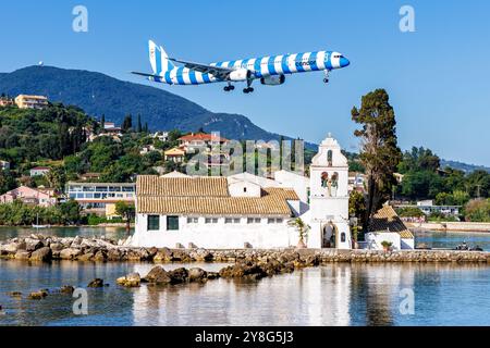 Corfou, Grèce - 8 juin 2024 : Condor Boeing 757-300 à l'aéroport de Corfou (CFU) en Grèce. Banque D'Images