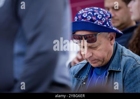 Londres, Royaume-Uni. 05 octobre 2024. Londres, Angleterre, 05 octobre 2024 : fan d'Ipswich Town avant le match de premier League entre West Ham et Ipswich Town au London Stadium à Londres, en Angleterre. (Pedro Porru/SPP) crédit : SPP Sport Press photo. /Alamy Live News Banque D'Images
