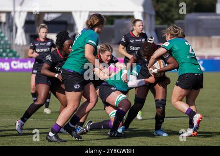 Londres, Royaume-Uni. 4 octobre 2024. Sharifa Kasolo avec le ballon lors du match Saracens Women vs Trailfinders Women au StoneX Stadium pour la première manche de la saison 2024/25 de Premiership Women's Rugby. UK © ️ crédit : Elsie Kibue/Alamy Live News Banque D'Images