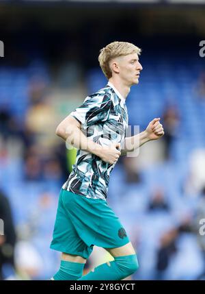 Goodison Park, Liverpool, Royaume-Uni. 5 octobre 2024. Premier League Football, Everton contre Newcastle United ; Anthony Gordon de Newcastle United réchauffe avant match crédit : action plus Sports/Alamy Live News Banque D'Images