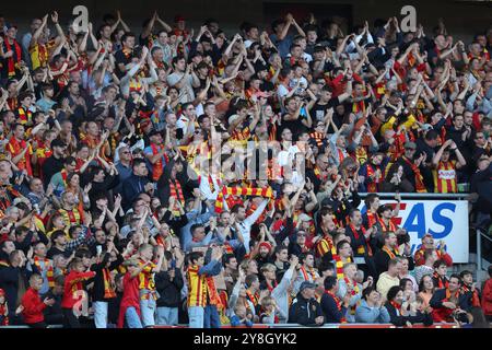 Malines, Belgique. 05 octobre 2024. Les supporters de Malines photographiés lors d'un match de football entre KV Mechelen et Oud-Heverlee Leuven, samedi 05 octobre 2024 à Malines, le jour 10 de la saison 2024-2025 de la première division du championnat belge 'Jupiler Pro League'. BELGA PHOTO VIRGINIE LEFOUR crédit : Belga News Agency/Alamy Live News Banque D'Images