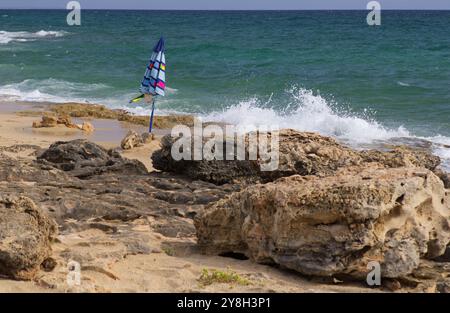 Mauvais temps à la plage de San Pietro in Bevagna Banque D'Images