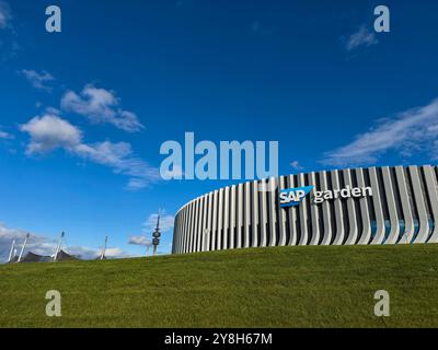 Munich, Allemagne. 02 octobre 2024. Le nouveau SAP Garden Multifunktionsarena avant le Penny DEL match EHC RB MUENCHEN - GRIZZLYS WOLFSBURG 7-4 au SAP Garden à Munich, Allemagne, le 2 octobre 2024. Saison 2024/2025, Journée 5, photographe : ddp images/STAR-images crédit : ddp Media GmbH/Alamy Live News Banque D'Images