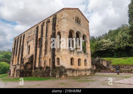 Église romane ancienne Santa Maria del Naranco à Oviedo, site du patrimoine mondial de l'UNESCO, Asturies dans le nord de l'Espagne Banque D'Images