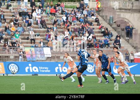 Milan, Italie. 5 octobre 2024. Ghoutia Karchouni du FC Internazionale marque un penalty tardif pour atteindre le score à 1-1 lors du match de Serie A Femminile à l'Arena Civica Gianni Brera, Milan. Le crédit photo devrait se lire : Jonathan Moscrop/Sportimage crédit : Sportimage Ltd/Alamy Live News Banque D'Images