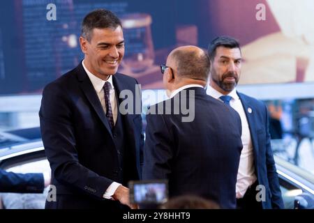 Donostia San Sebastian, Espagne. 26 septembre 2024. Le premier ministre Pedro Sánchez assiste au tapis rouge 'la Habitacion de Al Lado/The Room Next Door' lors du 72e Festival international du film de Saint-Sébastien au Palais Kursaal à Donostia-Saint-Sébastien. (Photo de Nacho Lopez/SOPA images/SIPA USA) crédit : SIPA USA/Alamy Live News Banque D'Images