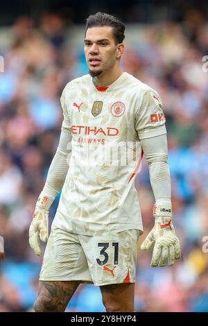 Manchester, Royaume-Uni. 5 octobre 2024. Le gardien de Manchester City Ederson (31) lors du match Manchester City FC contre Fulham FC English premier League à l'Etihad Stadium, Manchester, Angleterre, Royaume-Uni le 5 octobre 2024 crédit : Every second Media/Alamy Live News Banque D'Images