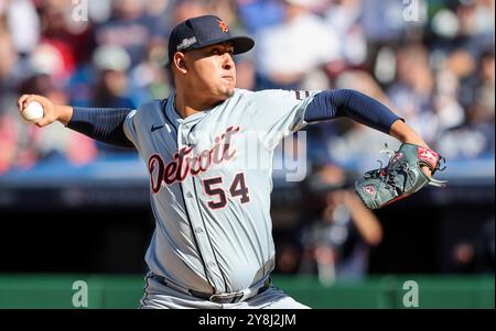 Cleveland, États-Unis. 05 octobre 2024. Keider Montero (54), lanceur des Tigers de Detroit, remet aux Guardians de Cleveland lors de la septième manche du match 1 de l’ALDS au progressive Field à Cleveland, Ohio, le samedi 5 octobre 2024. Photo de Aaron Josefczyk/UPI crédit : UPI/Alamy Live News Banque D'Images