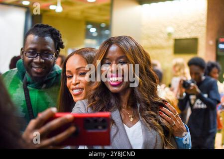 Londres, Royaume-Uni. 5 octobre 2024. Le Black British Book Festival a été accueilli au Barbican pour la toute première fois. Le festival est une célébration des auteurs, des histoires et de la culture britanniques noirs. La journée est composée de discussions et de séances de panel dynamiques avec des occasions de participer à des ateliers. Eve était en conversation et célébrait la nouvelle sortie de son autobiographie définitive "Who's That Girl". Un récit intrépide de sa montée des rues de Philadelphie occidentale pour devenir une pionnière dans le monde masculin dominé du hip-hop. Crédit : Kingsley Davis/Alamy Live News Banque D'Images