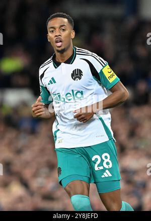 Joe Willock de Newcastle United lors du match de premier League Everton vs Newcastle United au Goodison Park, Liverpool, Royaume-Uni, le 5 octobre 2024 (photo de Cody Froggatt/News images) Banque D'Images