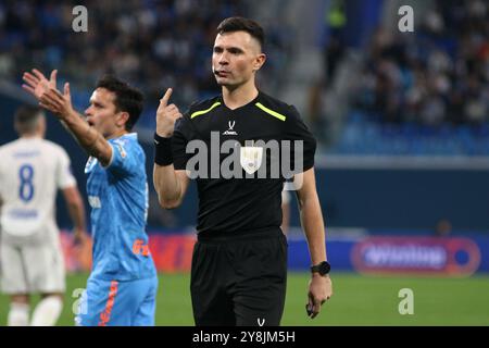 Saint-Pétersbourg, Russie. 05 octobre 2024. Roman Safyan, arbitre vu lors du match de football de la première Ligue russe entre Zenit Saint-Pétersbourg et Orenbourg à Gazprom Arena. Score final ; Zenit 1:0 Orenburg. Crédit : SOPA images Limited/Alamy Live News Banque D'Images