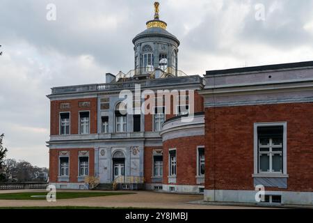 Potsdam Allemagne 2024 : le palais de marbre dans le nouveau jardin était le palais d'été du roi Frédéric-Guillaume II de Prusse. Banque D'Images