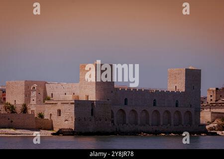 Trani, le château de Svevo. Banque D'Images