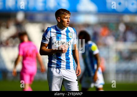 John Smith's Stadium, Huddersfield, Angleterre - 5 octobre 2024 Callum Marshall (7) de Huddersfield Town - pendant le match Huddersfield Town v Barnsley, Sky Bet League One, 2024/25, John Smith's Stadium, Huddersfield, Angleterre - 5 octobre 2024 crédit : Arthur Haigh/WhiteRosePhotos/Alamy Live News Banque D'Images