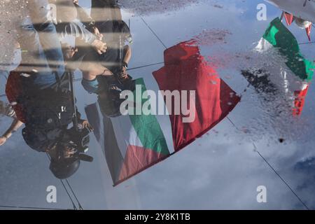 Rome, Italie. 5 octobre 2024. Manifestation à Piazzale Ostiense à Rome pour soutenir le peuple palestinien à l'occasion de l'anniversaire de l'attaque du Hamas du 7 octobre 2023 (crédit image : © Matteo Nardone/Pacific Press via ZUMA Press Wire) USAGE ÉDITORIAL SEULEMENT! Non destiné à UN USAGE commercial ! Banque D'Images