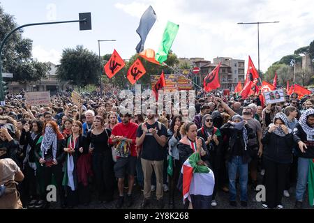 Rome, Italie. 5 octobre 2024. Manifestation à Piazzale Ostiense à Rome pour soutenir le peuple palestinien à l'occasion de l'anniversaire de l'attaque du Hamas du 7 octobre 2023 (crédit image : © Matteo Nardone/Pacific Press via ZUMA Press Wire) USAGE ÉDITORIAL SEULEMENT! Non destiné à UN USAGE commercial ! Banque D'Images