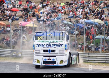 Madrid, Espagne. 5 octobre 2024. Un participant participe au Championnat d'Europe FIA de courses de camions à Madrid Jarama, à Madrid, Espagne, le 5 octobre 2024. Crédit : Gustavo Valiente/Xinhua/Alamy Live News Banque D'Images