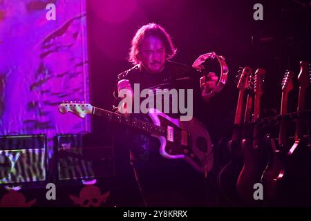 Londres, Royaume-Uni. 05 octobre 2024. LONDRES, ANGLETERRE - 05 OCTOBRE : Jake Garcia des Black Angels se produisant au Shepherd's Bush Empire le 05 octobre 2024 à Londres, Angleterre. CAP/Mar © Mar/Capital Pictures crédit : Capital Pictures/Alamy Live News Banque D'Images