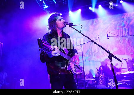 Londres, Royaume-Uni. 05 octobre 2024. LONDRES, ANGLETERRE - 05 OCTOBRE : Christian Bland des Black Angels se produit au Shepherd's Bush Empire le 05 octobre 2024 à Londres, Angleterre. CAP/Mar © Mar/Capital Pictures crédit : Capital Pictures/Alamy Live News Banque D'Images