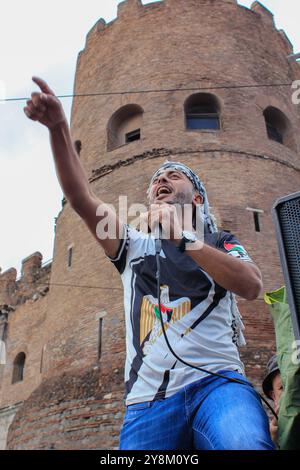 Rome, Italie. 5 octobre 2024. Rome - de nombreux affrontements entre manifestants et policiers lors de la marche pro palestina éditorial usage Only Credit : Independent photo Agency Srl/Alamy Live News Banque D'Images