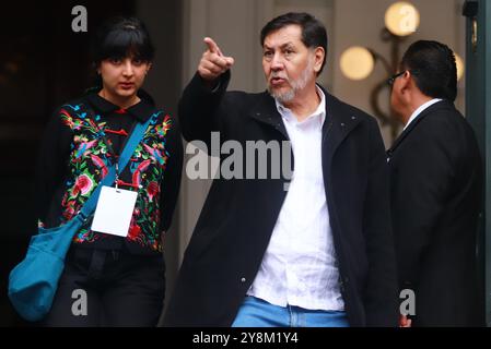 Non exclusif : le sénateur Gerardo Fernández Noroña, assiste à la cérémonie de prestation de serment de Clara Brugada Molina en tant que chef du gouvernement de Mexico au Congrès Banque D'Images